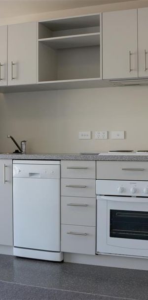 One Bedroom Apartment - Power Included in rent - Photo 1