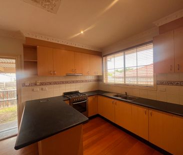 2/9 Hotham Street, Hughesdale VIC 3166 - House For Rent | Domain - Photo 1
