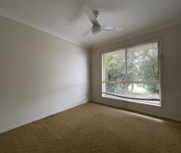 Modern 3 Bedroom Home with Spacious Yard - Photo 5