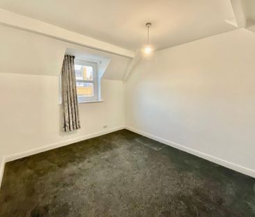 4 bedroom end of terrace house to rent - Photo 5