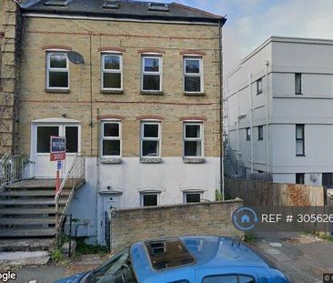 1 bedroom in a flat share to rent - Photo 1