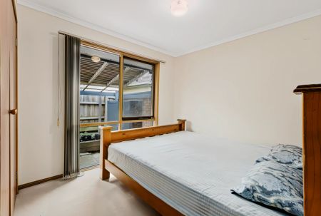 2 Bed, 1 Bath - Photo 4