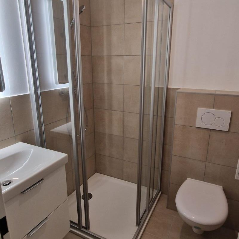 GENERALSANIERTE 1-Zimmerwohnung Top 7 inkl. überdachten Stellplatz - Photo 1