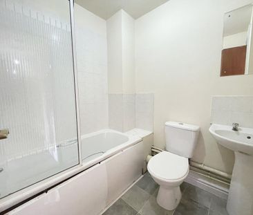 2 bedroom flat to rent - Photo 6