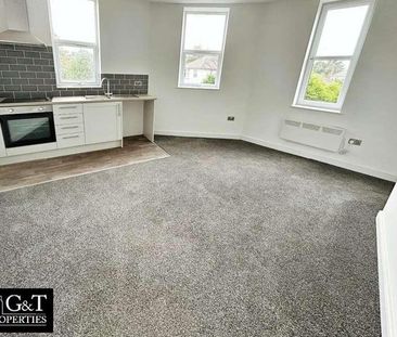 Chester Road North, Kidderminster, DY10 - Photo 2