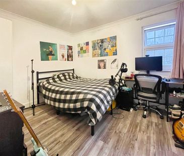 Spring Rise, Egham, Surrey, TW20 9PS - Photo 4