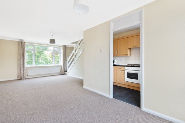 Burnt Ash Road, London, SE12 - Photo 1