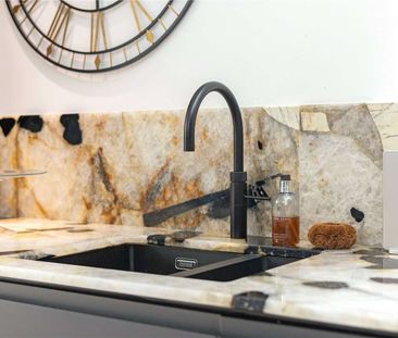 A striking detached contemporary house in the heart of Cheltenham - Photo 6