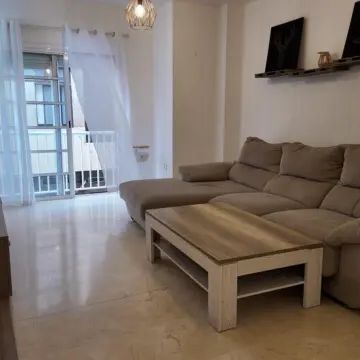 Piso en alquiler en Calle Angel Guimera, cerca de Calle Suárez Naranjo - Photo 1