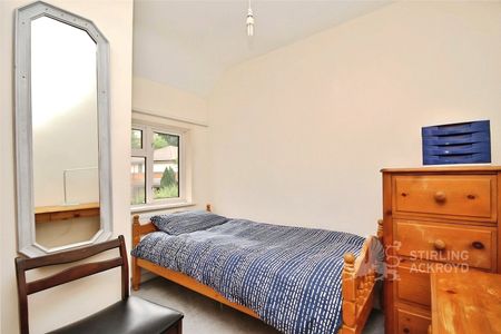 The Oval, Guildford, Surrey, GU2 7TZ - Photo 3