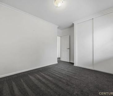 Spacious unfurnished townhouse in a great location - Photo 5