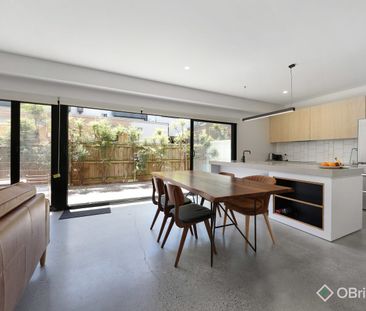 2/20 Station Avenue, McKinnon, Vic 3204 - Photo 1