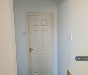 2 bedroom end of terrace house to rent - Photo 3