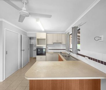 Low-Maintenance Living at Its Best in Prime Location Torquay - Photo 5