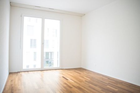 3.5 room apartment on the 5th floor of about 97.00 m2 with two loggias. - Photo 2