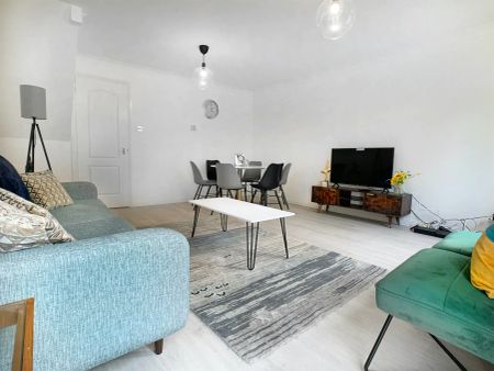 3 Bed, House - Photo 2