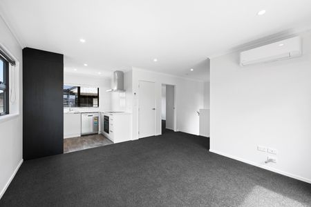 Discover comfortable and convenient living in this well-appointed 2-bedroom, 2-bathroom townhouse located in the sought-after suburb of Beerescourt, Hamilton. - Photo 5