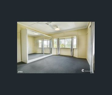 Spacious Nambour Home - Photo 5