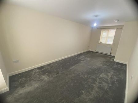 3 bedroom end of terrace house to rent - Photo 4