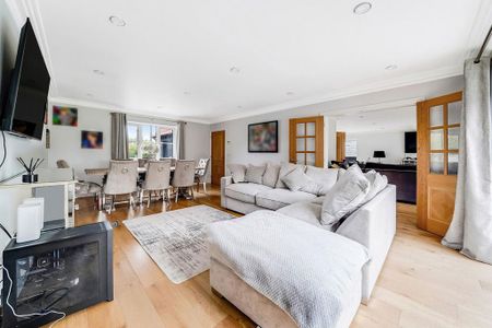 4 bedroom property to rent - Photo 3