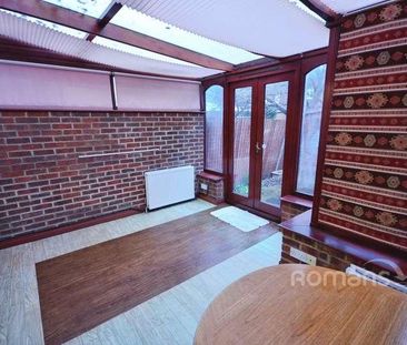 Salt Hill Avenue, Slough, Berkshire, SL1 - Photo 2