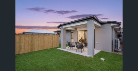 FOR LEASE –TILLERMAN ESTATE BRAND NEW CUSTOM-DESIGNED FAMILY HOME - Photo 5