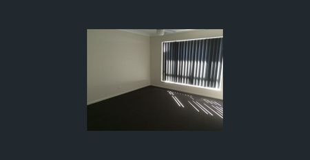 BEAUTIFUL FAMILY HOME IN GREAT LOCATION! - Photo 2