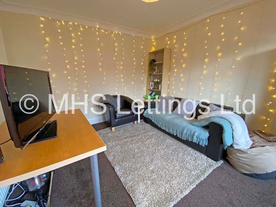 3 Bedroom Mid Terraced House for rent in Mayville Avenue - Photo 1