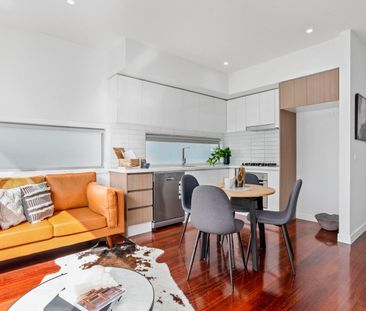 8/5 Queen Street, Essendon VIC 3040 - Photo 2