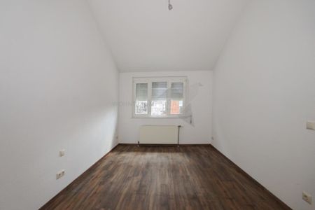 Gemütliche 2-Raum-Wohnung mit Dachterrasse und moderner Einbauküche! - Photo 4