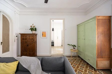 Carrer de Mallorca, Barcelona, Catalonia 08037 - Photo 2