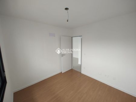 Apartamento com 2 quartos e 77m² para alugar em Barreiros, São José. - Foto 2