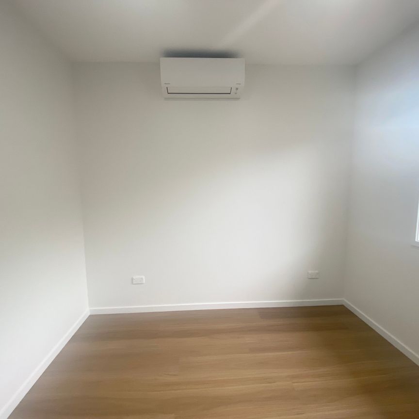 1 BEDROOM STUDIO - Photo 1