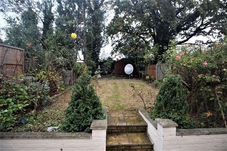 Garratt Road, Edgware, HA8 - Photo 2