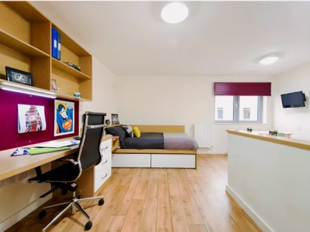 Gold Studio - Photo 4