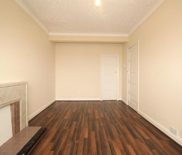 2 Bedroom Apartment - Above Shop To Let - Photo 1