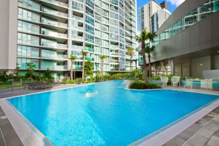 Fully Furnished Two-Bedroom Apartment with Stunning Views - Photo 2