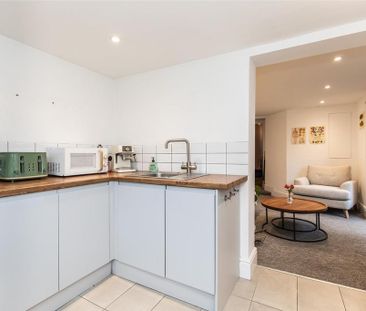 2 bedroom flat to rent - Photo 6