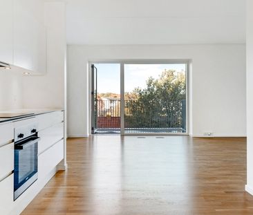 Stor 4 værelses lejlighed med eget terrasse og altan i hjertet af B... - Foto 1