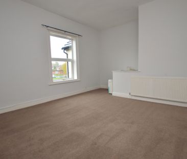 2 Bedroom Terraced House - Photo 3
