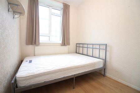 3 Bedroom Flat To Let - Photo 2