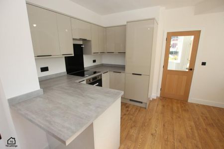 2 bedroom terraced house to rent - Photo 2