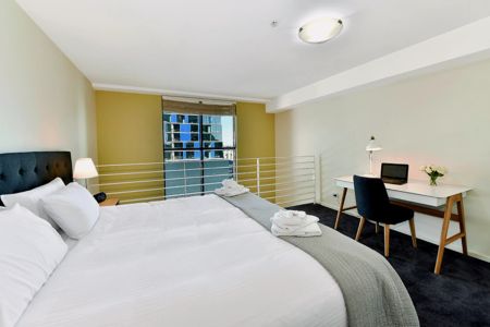 Comfortable 1-bedroom apartment near RMIT University - Photo 4