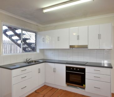VERY NEAT AND TIDY UNIT IN IDEAL LOCATION - Photo 4