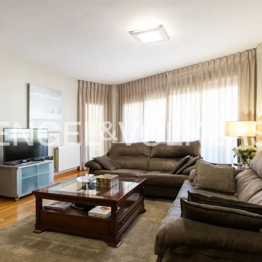 Piso de alquiler en Mestalla - Foto 1