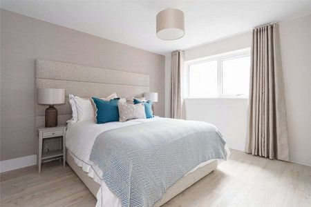 A ground floor, 2 bedroom apartment in a gated community. - Photo 4