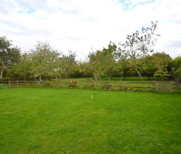 Moor Monkton, York - Photo 1