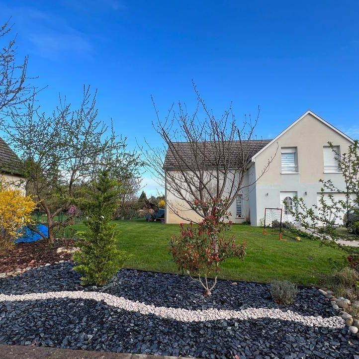 A Louer ! Magnifique maison meublée de 4 chambres avec piscine et jardin idéalement situé au Golf de la Wantzenau - Photo 1