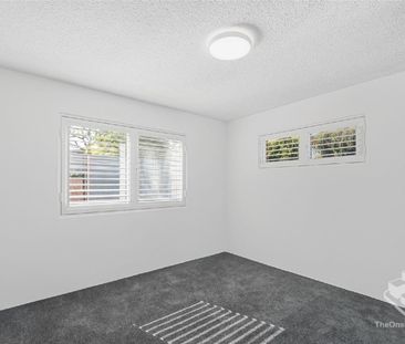 Beautifully Renovated Two-Bedroom Unit in Convenient Coorparoo - Photo 5