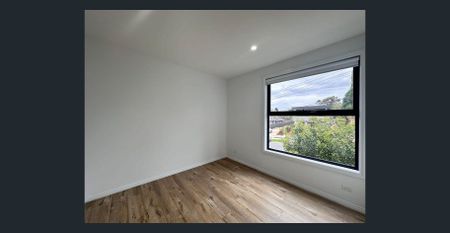 Bright and spacious townhouse located in the vibrant area Doncaster - Photo 2